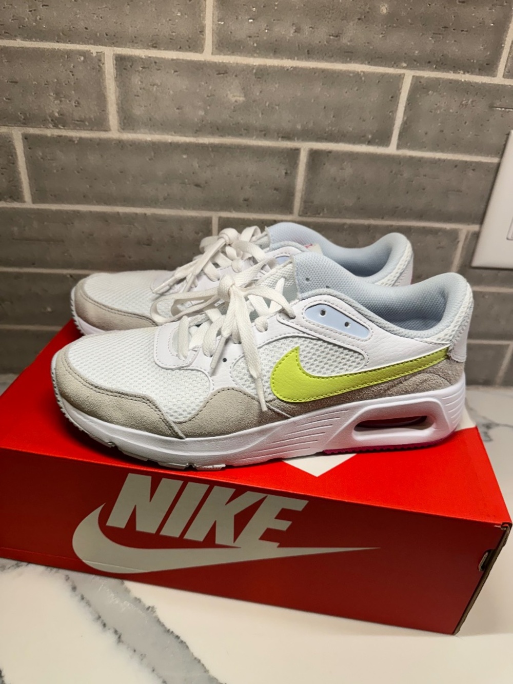Women’s Nike Air Max SC White/Lemon/Fireberry NIB Sz 8